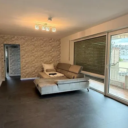 Newly Renovated Centrally Located In Apartment