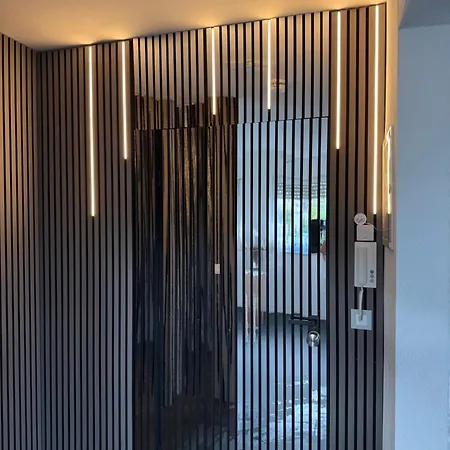 Apartment Newly Renovated Centrally Located In *